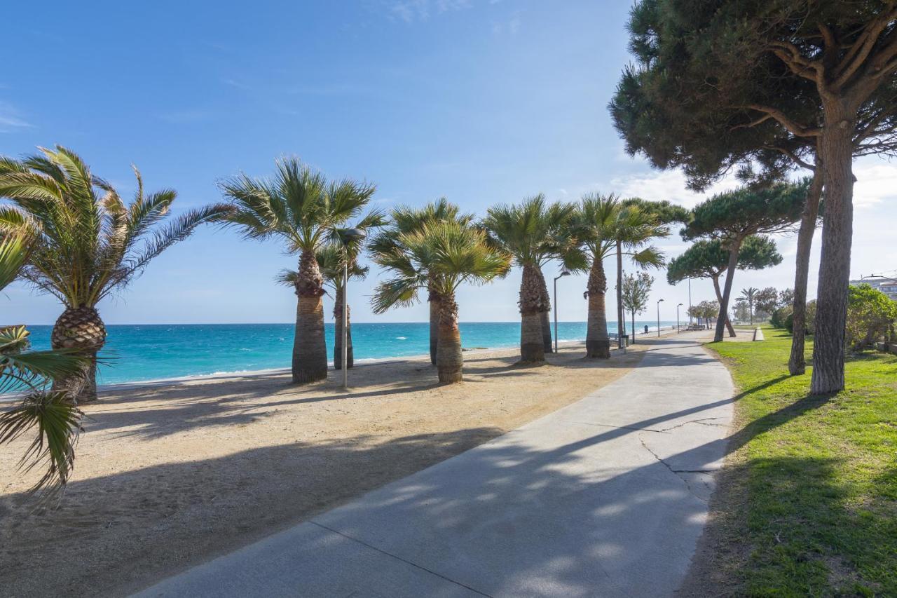 Homeholidaysrentals Margot - Costa Barcelona Pineda de Mar Exterior foto